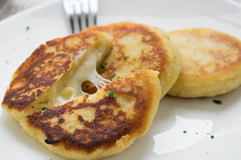 Kartoffeltätschli mit Käse