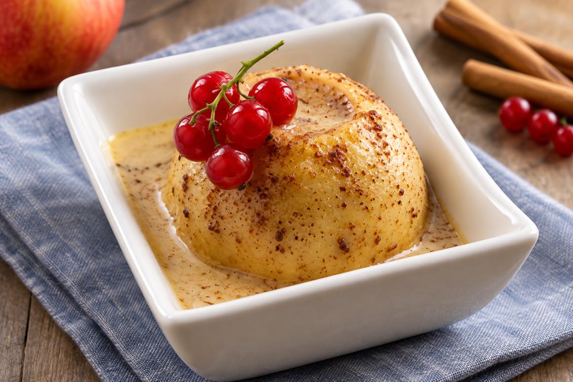Bratäpfel mit Zimt-Rahm-Sauce