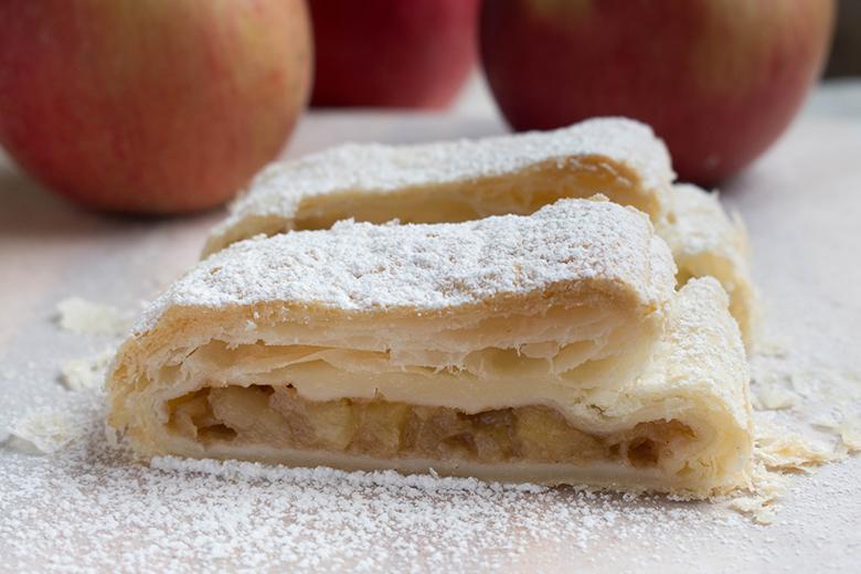 Apfelstrudel mit Blätterteig