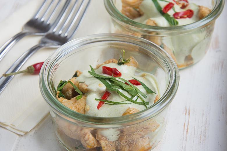 Thailändisches Poulet im Glas
