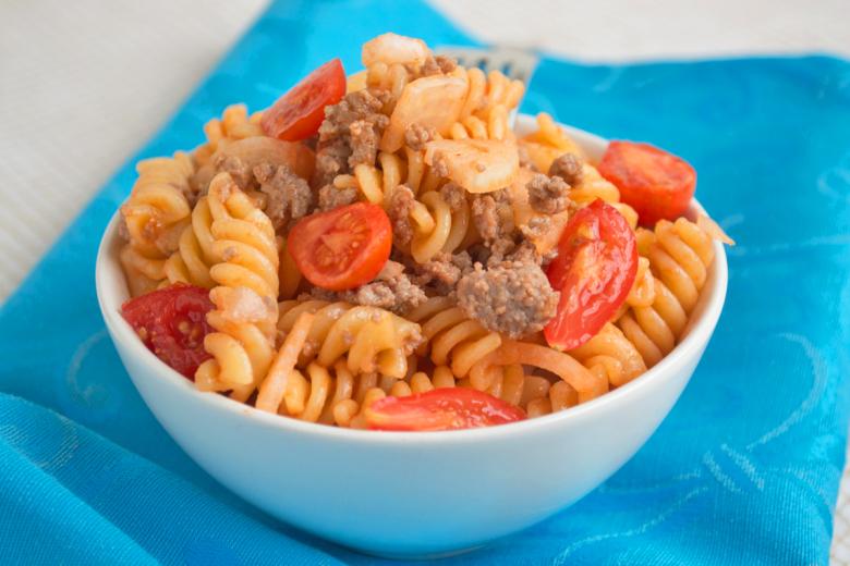 Nudel-Hackfleisch-Salat
