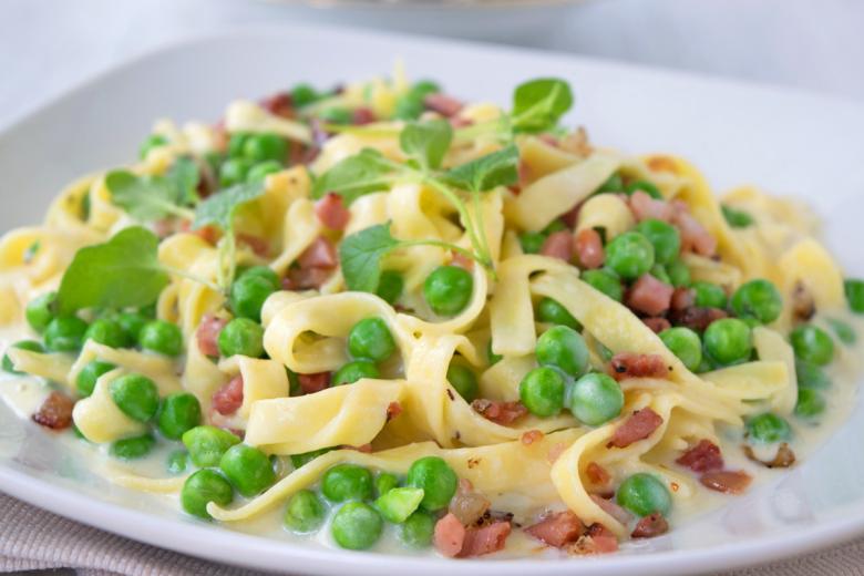 Linguine an Mascarpone Sauce