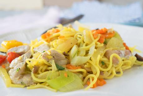 Bami Goreng mit Schweinefleisch