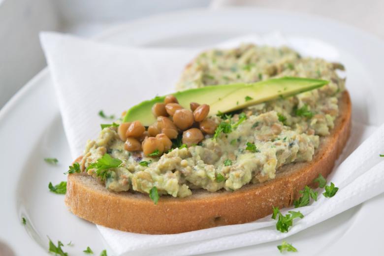 Avocadoaufstrich mit Linsen