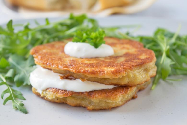 Kartoffel-Crêpes mit Schafskäse