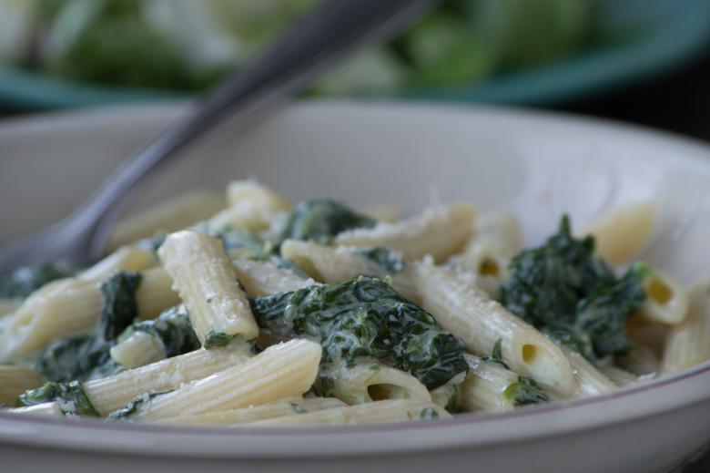 Penne an Spinat-Gorgonzola-Sauce