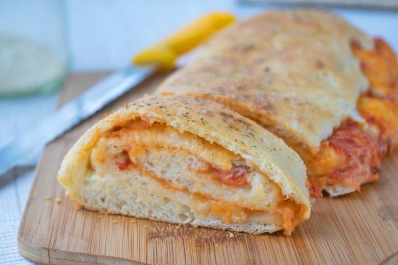 Käse-Kräuter-Rollbrot