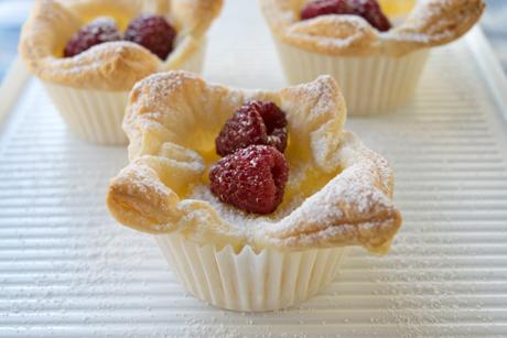 Blätterteigmuffins mit Puddingcreme