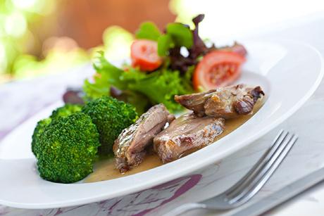 Lammhüftli mit Weinsauce