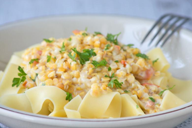 Bandnudeln an Linsensauce