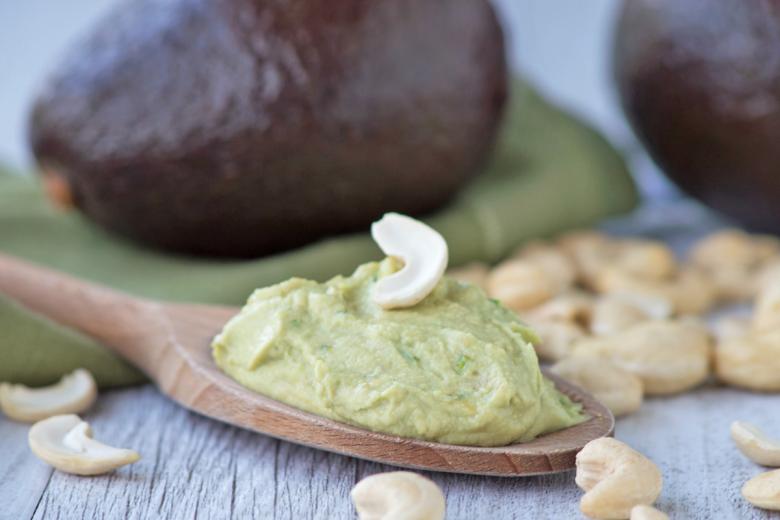 Cashew-Avocado-Crème