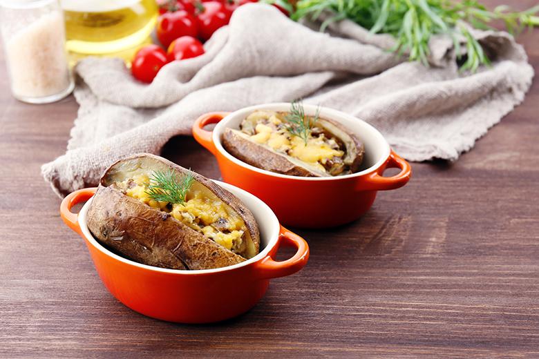 Ofen-Kartoffeln mit Gemüsefüllung