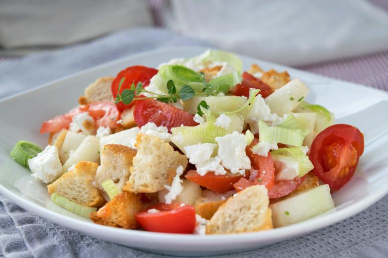 Tomatensalat mit Schafskäse