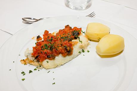 Felchenfilets mit Zitronen-Tomaten-Gemüse