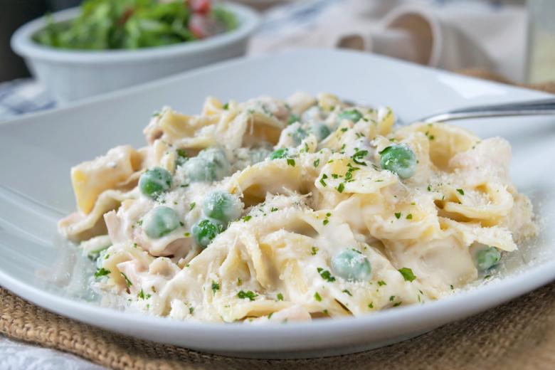 Nudeln mit Schinken-Käse-Sauce