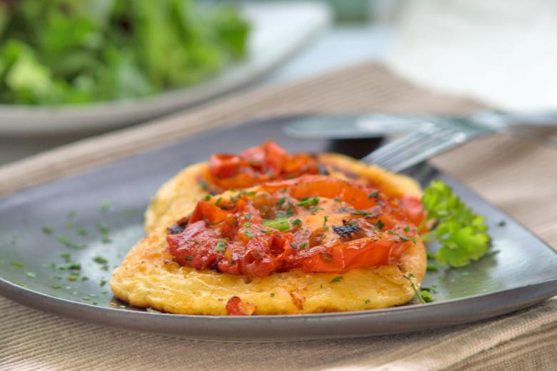 Pikante Pancakes mit Tomaten