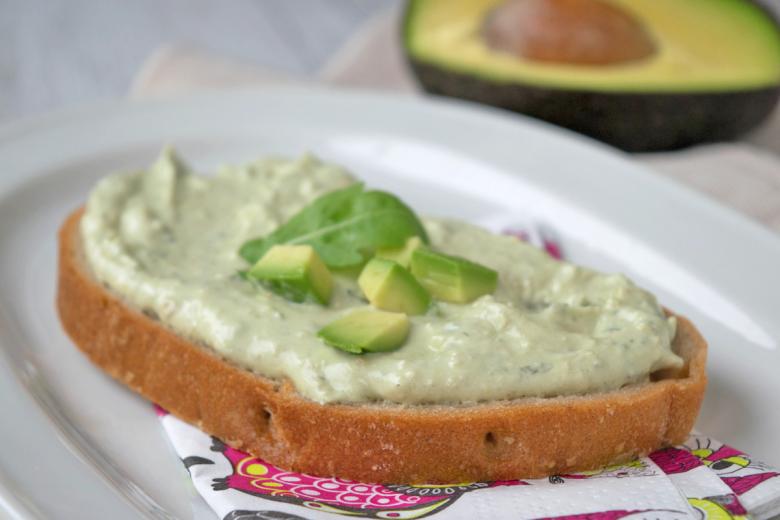 Schnelle Avocado-Frischkäse-Creme