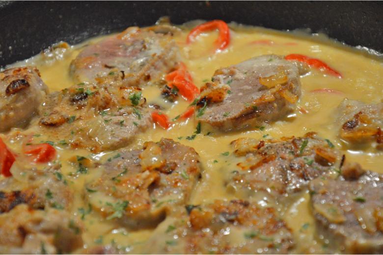 Saftige Schweinsmedaillons mit würzigem Chutney