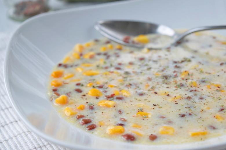 Mais-Linsen-Minestrone