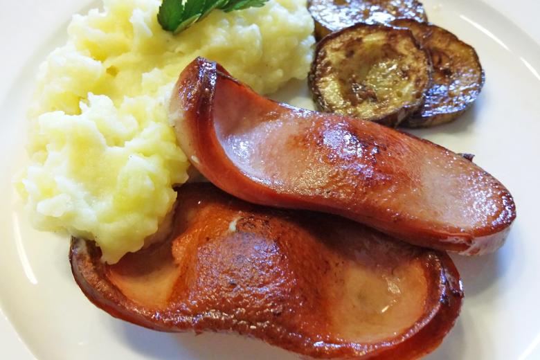 Augsburger mit Kartoffelpüree