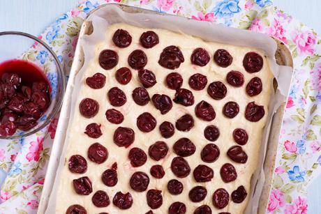 Kirschkuchen mit Biskuit