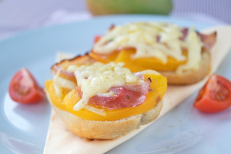 Mango-Käse-Baguettes