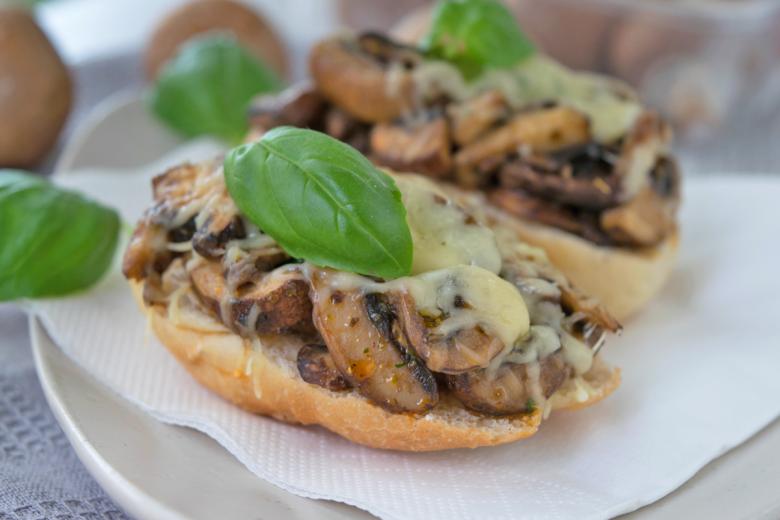 Pilz-Käse-Baguette