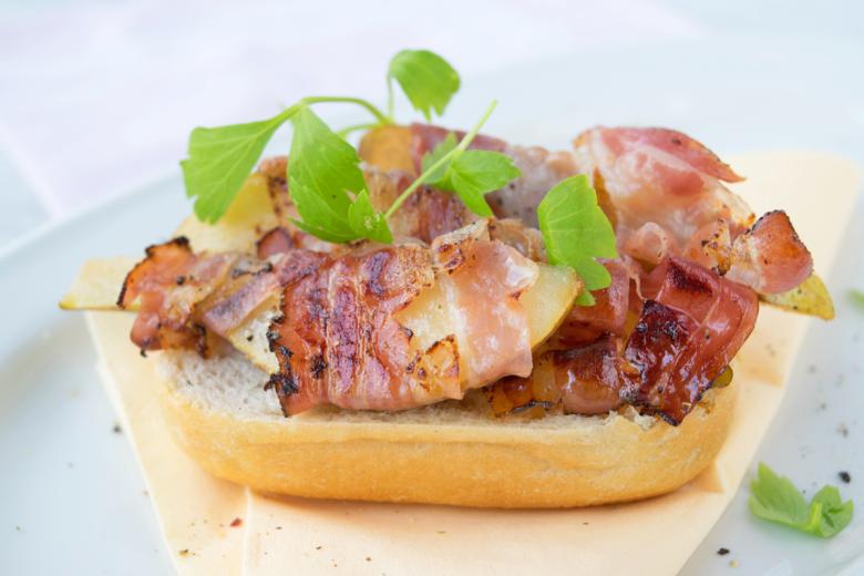 Mit Speck umwickelte Birnen