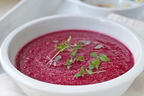 Leichte Randen-Apfel-Suppe