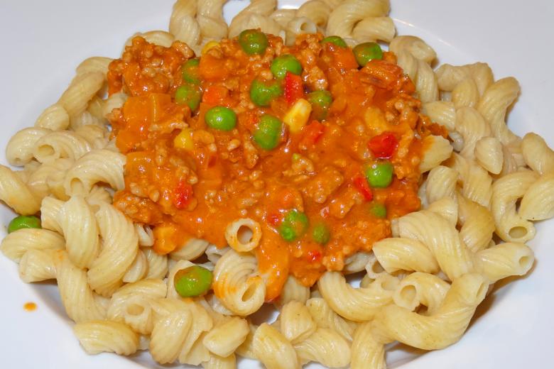 Hörnli mit Sugo