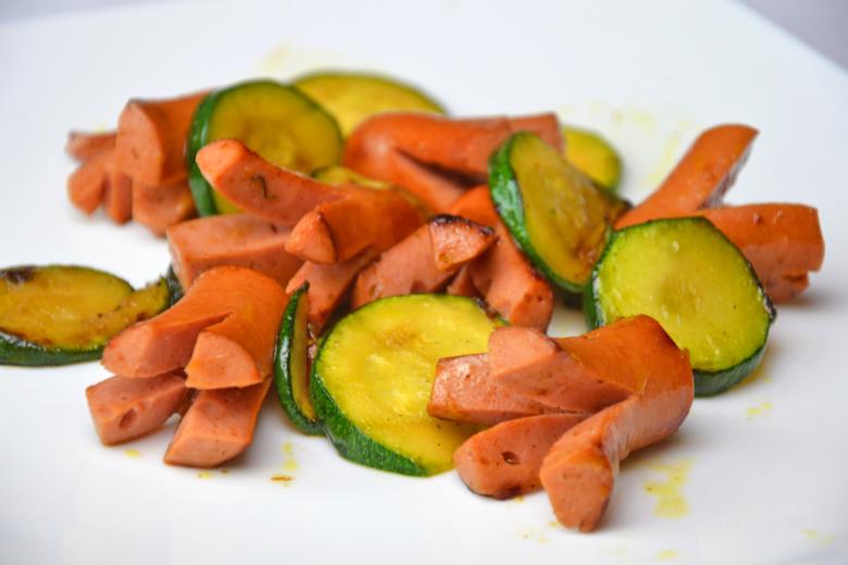 Zucchetti mit Wienerli