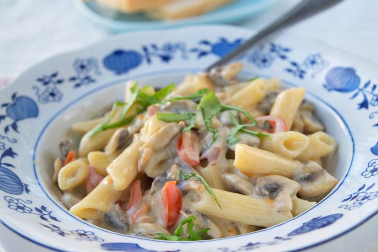 Speck-Pilz-Nudeltopf