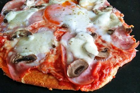 Low Carb Pizzateig mit Quark
