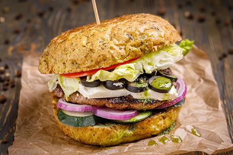 Rindsburger mit Oliven