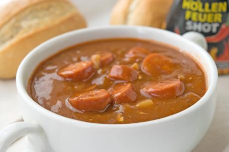 Gulaschsuppe mit Würstchen