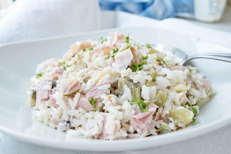 Reissalat mit Schinken und Käse