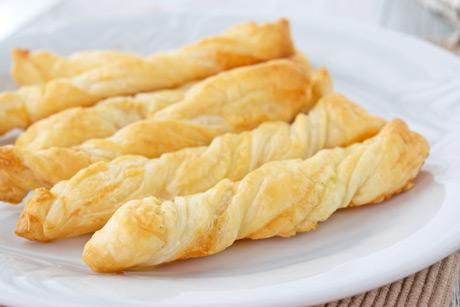 Käse-Stangen aus Blätterteig