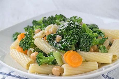 Warmer Rigatoni-Bohnen-Salat