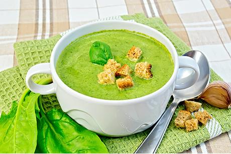 Kräuter-Spinatsuppe