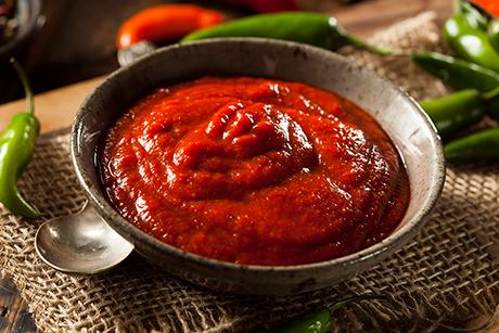 Rotes Peperoni Pesto