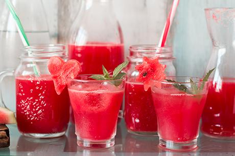 Alkoholfreie Himbeer-Melonen-Bowle