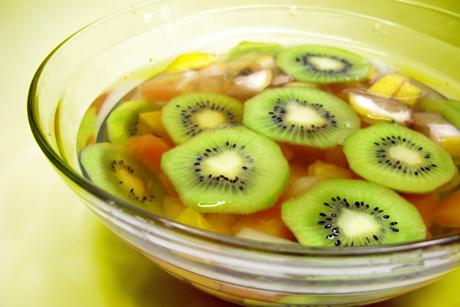 Kiwi-Ananas-Bowle