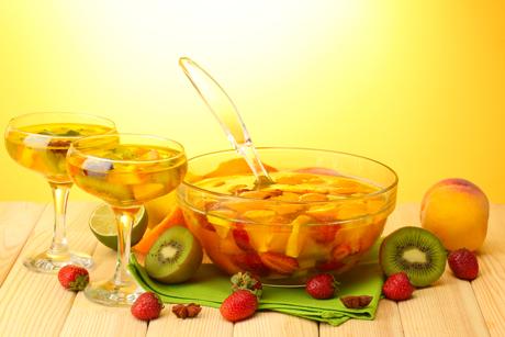 Früchtebowle mit Alkohol