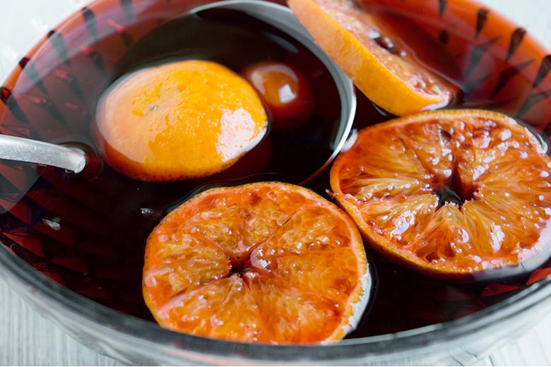 Sauerkirsch-Orangen-Bowle