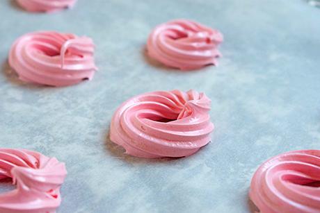Rosa Meringues