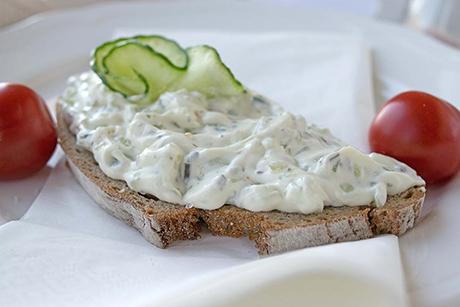 Gurken-Joghurt-Aufstrich