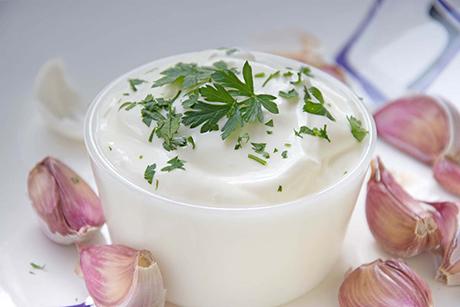 Honig-Knoblauch-Dip