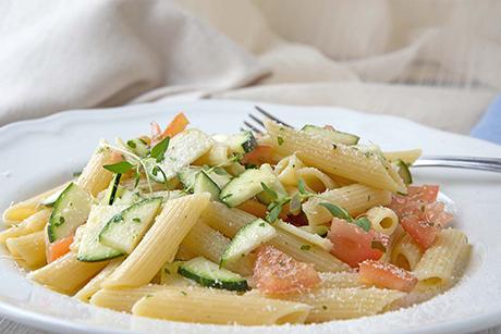 Sommerpasta mit Gemüse