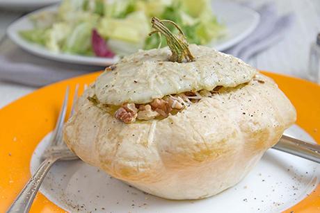 Mit Roquefort gefüllte Kürbisse