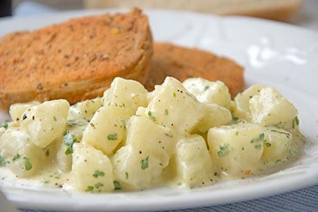 Kohlrabi in cremiger Kräutersauce